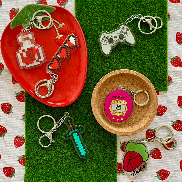 GAMING keychain - Tamagotchi